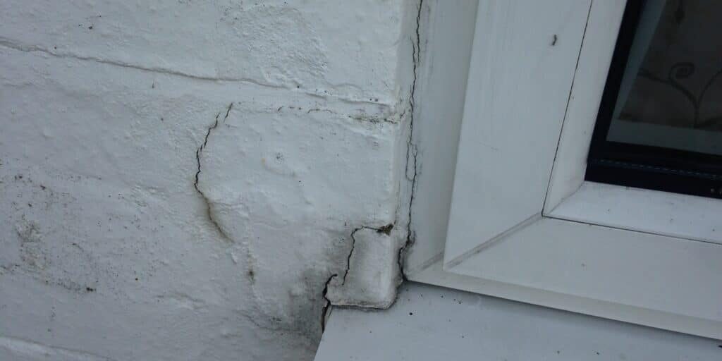 Penetrating Damp - Defect in brickwork