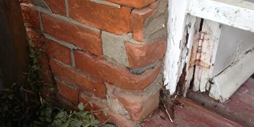 Signs of Penetrating Damp